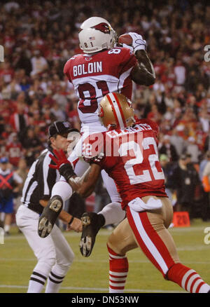 Arizona Cardinals wide receiver Anquan Boldin sits on the bench during ...