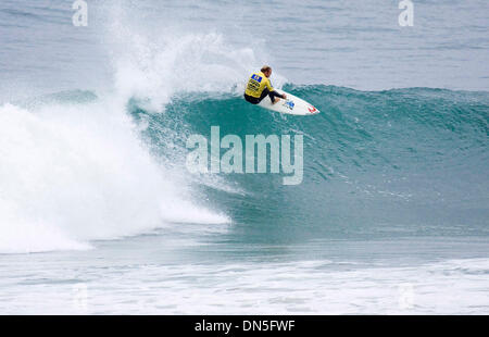 Oct 07, 2006; Mundaka, SPAIN; Fosters MenÕs Association of Surfing Professionals (ASP) World Tour, Billabong Pro Mundaka, Spain, 2-14 October 2006. NATHAN HEDGE (Narrabeen, NSW, Aus) lost out to Phil Macdonald (Aus) and Raoni Monteiro (Brs) in round one of the Billabong Pro Mundaka today. Strong currents and inconsistent surf saw Hedge struggle to find the waves he needed to win th Stock Photo