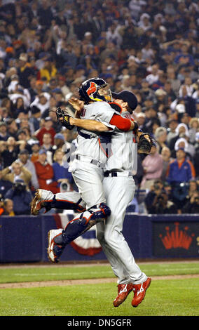 Oct 19, 2006; New York, NY, USA; YADIER MOLINA jumps into ADAM WAINWRIGHT's arms after Game 7 of the NLCS against the New York Mets at Shea Stadium on Thursday, October 19, 2006. The Cardinals beat the Mets 3-1 and advanced to the World Series. Mandatory Credit: Photo by Laurie Skrivan/St. Louis Post-Dispatch/ZUMA Press. (©) Copyright 2006 by St. Louis Post-Dispatch Stock Photo