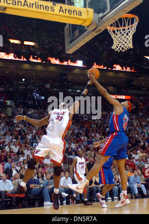 Nov 30, 2006; Miami, FL, USA; Miami Heat center Alonzo Mourning (33)  and Detroit Pistons forward Rasheed Wallace (36) both battle a rebound during the first quarter at the American Airlines Area Thursday, Nov.30. 2006, in Miami. Mandatory Credit: Photo by Steve Mitchell/Palm Beach Post/ZUMA Press. (©) Copyright 2006 by Palm Beach Post Stock Photo