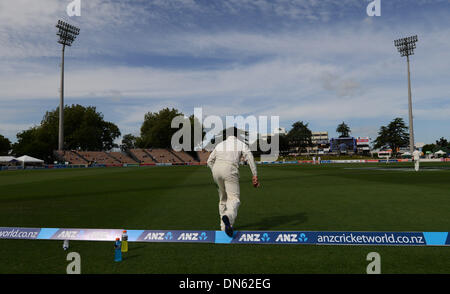 Hamilton, New Zealand. 19th Dec, 2013. General view from the boundary on Day 1 of the 3rd cricket test match of the ANZ Test Series. New Zealand Black Caps v West Indies at Seddon Park in Hamilton. Credit:  Action Plus Sports/Alamy Live News Stock Photo