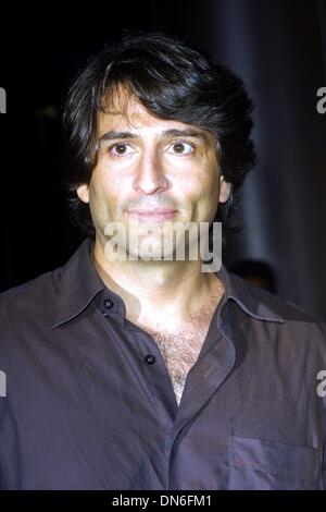 Aug. 15, 2002 - Los Angeles, CALIFORNIA, USA - VINCENT SPANO..FILMMAKERS ALLIANCE HONORS WIM WENDERS TO RECEIVE 3RD ANNUAL VISION AWARD.DIRECTORS GUILD OF AMERICA, LOS ANGELES, CA.AUGUST 14, 2002. NINA PROMMER/   2002 K25789NP.(Credit Image: © Globe Photos/ZUMAPRESS.com) Stock Photo