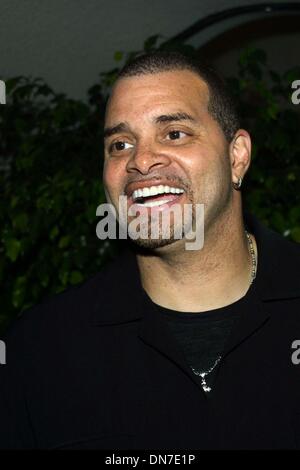 Oct. 27, 2002 - Beverly Hills, CALIFORNIA, USA - SINBAD ..K26945TR  FRIARS CLUB OF CALIFORNIA TO HONOR EARVIN ''MAGIC'' JOHNSON-LIFETIME ACHIEVEMENT AWARD.FRIARS CLUB OF CALIFORNIA, BEVERLY HILLS, CA.OCTOBER 27, 2002. TOM RODRIGUEZ/   2002(Credit Image: © Globe Photos/ZUMAPRESS.com) Stock Photo