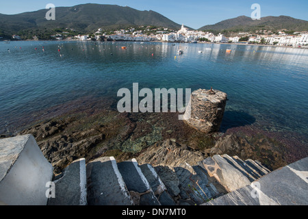 Steps to the sea in the white washed seaside artist's town of Cadaques, Cap de Creus peninsula, Costa Brava, Catalonia, Spain Stock Photo