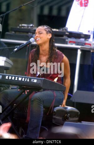 May 31, 2002 - K25189JBB ALICIA KEYS PERFORMS ON .ABCS GOOD MORNING AMERICA.NYC, 05/31/02. JOHN BARRETT/   2002(Credit Image: © Globe Photos/ZUMAPRESS.com) Stock Photo