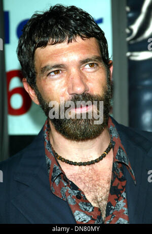 Sept. 18, 2002 - K2109LOC  ANTONIO BANDERAS.''BALLISTIC: ECKS VS SEVER'' PREMIERE.AT THE CINERAMA DOME.HOLLYWOOD, CA  09/18/02. LOCKWOOD/   2002(Credit Image: © Globe Photos/ZUMAPRESS.com) Stock Photo