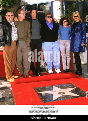 Nov. 10, 1999 - TED DANSON HONORED WITH A STAR .ON THE HOLLYWOOD WALK OF FAME IN LA..CAST OF CHEERS.JOHN RATZENBERGER,KELSEY GRAMMER, TED DANSON.GEORGE WENDT, RHEA PERLMAN & KIRSTIE ALLEY. FITZROY BARRETT/   11-10-1999         K17124FB(Credit Image: © Globe Photos/ZUMAPRESS.com) Stock Photo