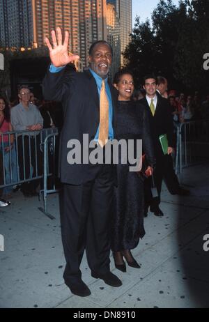 Oct. 5, 2001 - K23049HMc: NEW YORK FILM FESTIVAL WORLD PREMIERE OF''THE ROYAL TENENBAUMS'' AT ALICE TULLY HALL IN LINCOLN CENTER, NYC. 10/05/01.DANNY GLOVER AND WIFE ASAKI BOMANI. HENRY McGEE/   2001(Credit Image: © Globe Photos/ZUMAPRESS.com) Stock Photo