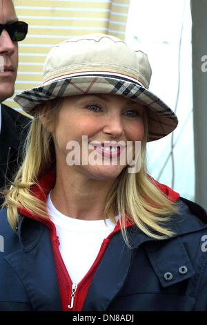 May 26, 2002 - K25152JBB:  5/26/02.THE 2002 HAMPTONS AUTO CLASSIC/HAMPTONS CONCOURS D' ELEGANCE, BRIDGEHAMPTON, NY..CHRISTIE  BRINKLEY. JOHN BARRETT/   2002(Credit Image: © Globe Photos/ZUMAPRESS.com) Stock Photo