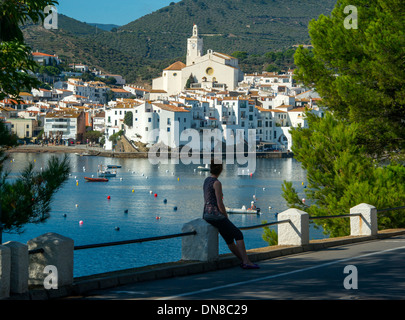 Esglesia de Santa Maria in the white washed seaside town of Cadaques, Cap de Creus peninsula, Costa Brava, Catalonia, Spain Stock Photo