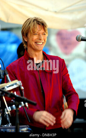 RADIO SHOW: 7/15/02 UP CLOSE DAVID BOWIE PT 3 IN STUDIO w/9