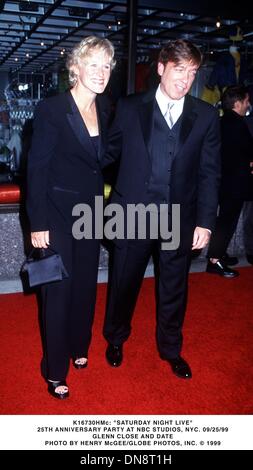 Sept. 25, 1999 - K16730HMc: ''SATURDAY NIGHT LIVE''.25TH ANNIVERSARY PARTY AT NBC STUDIOS, NYC..GLENN CLOSE & DATE. HENRY McGEE/   1999(Credit Image: © Globe Photos/ZUMAPRESS.com) Stock Photo