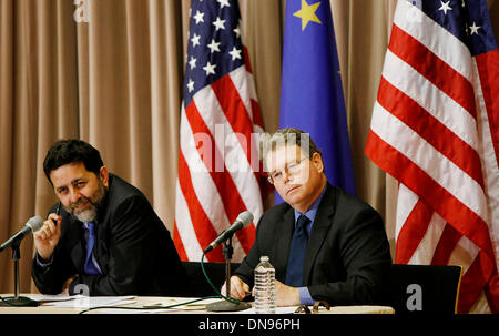 Washington DC. 20th Dec, 2013. Chief US Negotiator Dan Mullaney(R) and Chief European Union Negotiator Ignacio Garcia-Bercero (L) answer questions at the press conference afterwards the third Transatlantic Trade and Investment Partnership (T-TIP) negotiating round, at the US Department of State in Washington DC on Dec.20, 2013. Credit:  Fang Zhe/Xinhua/Alamy Live News Stock Photo