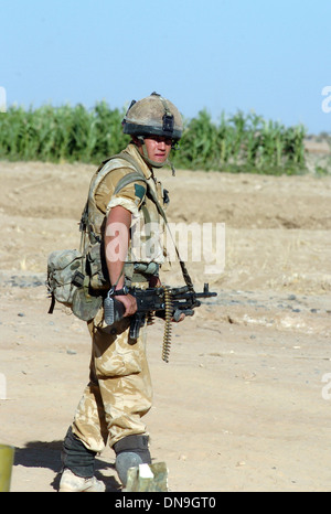 British army fighting the Taliban in Helmand Province Afghanistan 2006 3 para from 14 air assault brigade. Stock Photo