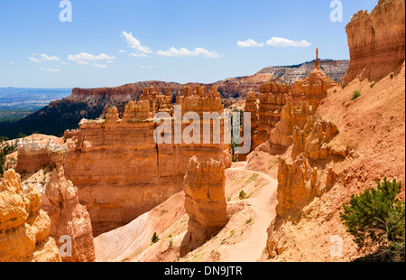 The Navajo Loop Trail near Thors Hammer, Sunset Point, Bryce Amphitheater, Bryce Canyon National Park, Utah, USA Stock Photo