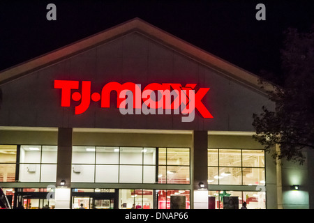 Florida,South,FL,North Miami Beach,TJMaxx,T.J.Maxx,discount department store ,shopping shopper shoppers shop shops market markets marketplace buying se  Stock Photo - Alamy