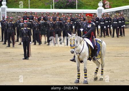 Diyatalawa, Southeast Sri Lanka. 21st Dec, 2013. Sri Lankan officers and cadets participate in a graduation ceremony at a military academy in Diyatalawa, Southeast Sri Lanka, Dec. 21, 2013. Credit:  Gayan Sameera/Xinhua/Alamy Live News Stock Photo