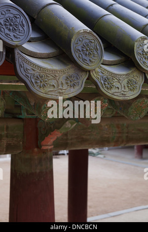 Giwa (fired clay roof tiles) used on  traditional Hanok architecture - South Korea Stock Photo