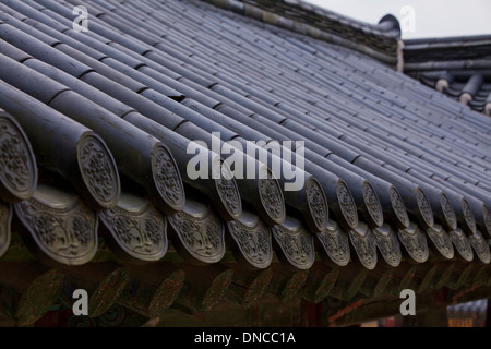 Giwa (fired clay roof tiles) used on  traditional Hanok architecture - South Korea Stock Photo