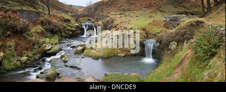 Packhorse bridge and waterfalls at three shires head, Peak district. Stock Photo