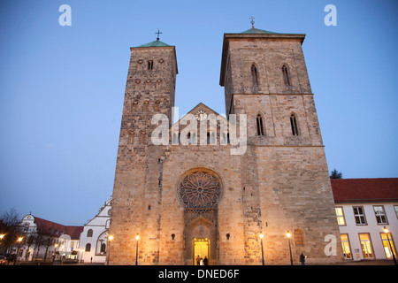 St. Peter's Cathedral at night, Osnabrück, Lower Saxony, Germany Stock Photo
