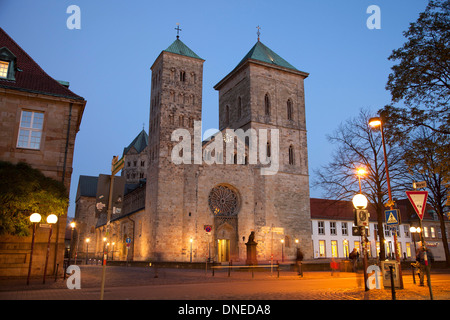 St. Peter's Cathedral at night, Osnabrück, Lower Saxony, Germany Stock Photo