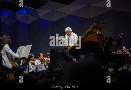 YEFIM BRONFMAN & CHRISTOPH VON DOHNANYI BEETHOVEN PIANO CONCERTO NO. 3 TANGLEWOOD MUSIC FESTIVAL LENOX MASSACHUSETTS Stock Photo
