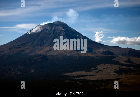 View of the Popocatepetl volcano in a picture taken from el Paso de Cortes in the Iztaccihuatl-Popocatepetl National Park Stock Photo