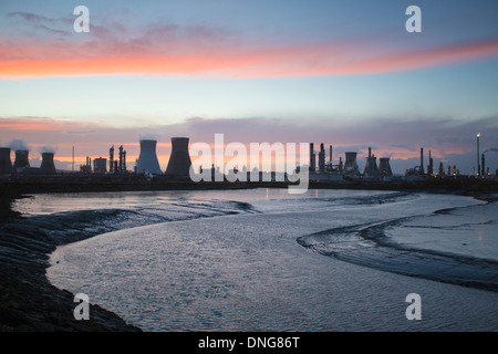 Grangemouth petrochemical plant and home to Scotland's oil refinery industry owned by Ineos, United Kingdom. Stock Photo