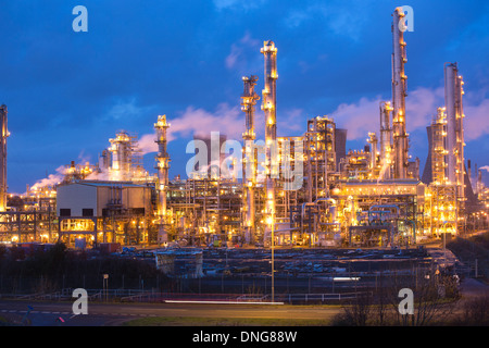 Grangemouth petrochemical plant and home to Scotland's oil refinery industry owned by Ineos, United Kingdom. Stock Photo