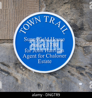 A Blue Plaque for Sunnyfield House built 1780 for the Agent for Chalenor Estate marking the Town Trail in Guisborough Stock Photo