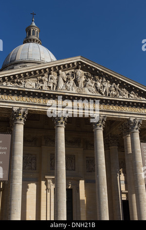 THE PANTHEON, SITUATED ON PLACE DU PANTHEON ON THE SAINTE-GENEVIEVE MOUNTAIN IN THE HEART OF THE LATIN QUARTER. IT HONOURS ILLUSTRIOUS PEOPLE WHO HAVE MARKED THE HISTORY OF FRANCE, 5TH ARRONDISSEMENT, PARIS (75), FRANCE Stock Photo