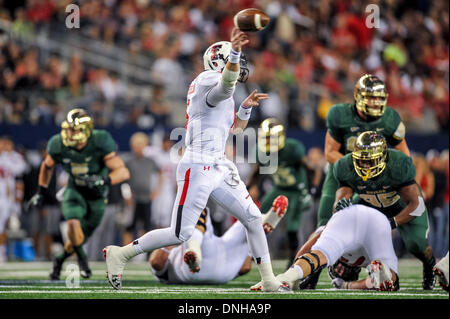 November 16, 2013: .Texas Tech Red Raiders wide receiver Jakeem Grant (11)  catches a pass as he is tackled by Baylor Bears defensive back Sam Holl  (25). during the Texas Farmer Bureau