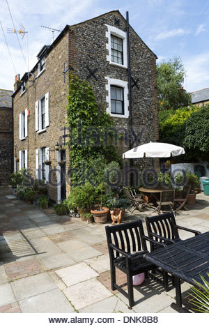 Union Square A Small Courtyard Development Of Stone And Flint