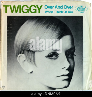 TWIGGY 45 single 'Over and Over' Courtesy Granamour Weems Collection.  Editorial use only. Stock Photo