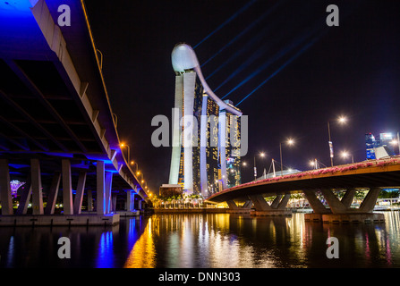 Singapore, night view of Marina Bay Sands, between Bayfront and Benjamin Shears Bridges Stock Photo
