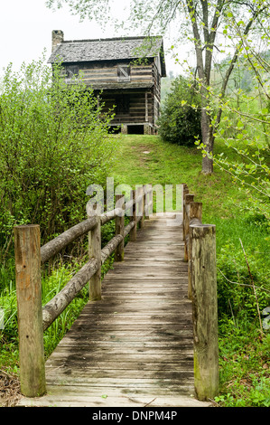 Gladie Cabin, Gladie Cultural-Environmental Learning Center & Historic Site, Red River Gorge, Kentucky, USA Stock Photo