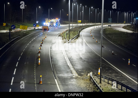 A14 Road works. Junction 7 9 night work Stock Photo Alamy