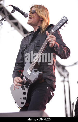 Oshkosh, Wisconsin, USA. 14th July, 2011. Vocalist WES SCANTLIN of Puddle of Mudd performs at 2011 Rock USA Music Festival in Oshkosh, Wisconsin © Daniel DeSlover/ZUMAPRESS.com/Alamy Live News Stock Photo