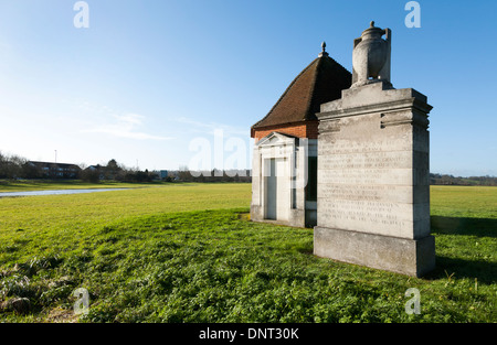 Lutyens Fairhaven Memorial kiosk and stone pier monument with a history of Runnymede inscribed upon it. Runnymede, Surrey. UK. Stock Photo