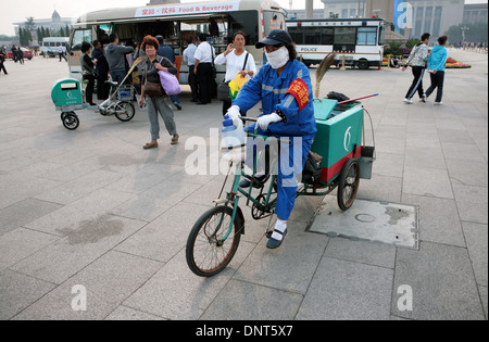 Street cleaner, Tiananmen Square, Beijing, China. 27/9/2011 Stock Photo
