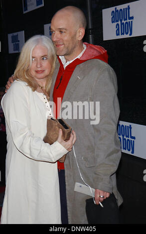 May 8, 2002 - K24981AR: ''ABOUT A BOY '' SCREENING AT THE FIRST ANNUAL TRIBECA FILM FESTIVAL IN NEW YORK CITY 05/08/02. ANDREA RENAULT/   2002.MICHAEL STIPE(Credit Image: © Globe Photos/ZUMAPRESS.com) Stock Photo