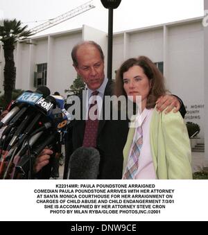 July 3, 2001 - K22314MR: PAULA POUNDSTONE ARRAIGNED.COMEDIAN PAULA POUNDSTONE ARRIVES WITH HER ATTORNEY  .AT SANTA MONICA COURTHOUSE FOR HER ARRAIGNMENT ON .CHARGES OF CHILD ABUSE AND CHILD ENDANGERMENT 7/3/01.SHE IS ACCOMAPNIED BY HER ATTORNEY STEVEB CRON . MILAN RYBA/   2001(Credit Image: © Globe Photos/ZUMAPRESS.com) Stock Photo