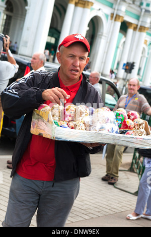 Street sellers outside 'Hermitage'  Museum St Petersburg Russia Stock Photo