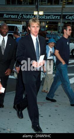 Oct. 5, 2001 - K23049HMc: NEW YORK FILM FESTIVAL WORLD PREMIERE OF''THE ROYAL TENENBAUMS'' AT ALICE TULLY HALL IN LINCOLN CENTER, NYC. 10/05/01.OWEN WILSON. HENRY McGEE/   2001(Credit Image: © Globe Photos/ZUMAPRESS.com) Stock Photo
