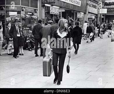 Oct. 20, 1967 - SUZY KENDALL 1967.Up The Junction.Supplied by Photos ...