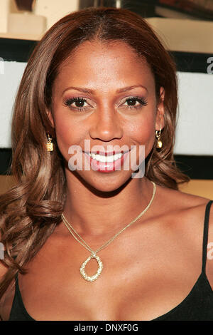 Dec 08, 2005; Los Angeles, CA, USA; HOLLY ROBINSON-PEETE during arrivals at the opening of the new Kenneth Cole Los Angeles Flagship Store at the Beverly Center. Mandatory Credit: Photo by Jerome Ware/ZUMA Press. (©) Copyright 2005 by Jerome Ware Stock Photo