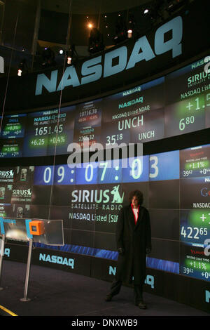 Jan 03, 2006; New York, NY, USA; Shock jock HOWARD STERN before the NASDAQ opening bell in New York. Jan 9th will mark the debut of 'The Howard Stern Show' on Sirius Satellite Radio Inc. (SIRI).  Mandatory Credit: Photo by John Marshall Mantel/ZUMA Press. (©) Copyright 2006 by John Mantel Stock Photo