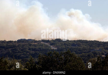 Jan 05, 2006; San Antonio, TX, USA; Smoke consumes the sky over Northern Bexar County as a brush fire consumes over 100 acres of land on Thursday, January 6, 2006. Mandatory Credit: Photo by Tom Reel/San Antonio Express/ZUMA Press. (©) Copyright 2006 by Tom Reel/San Antonio Express Stock Photo