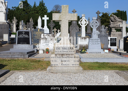 Grave of the former President of Ireland Eamon de Valera (1882-1975) at Glasnevin Cemetery in Dublin, Ireland Stock Photo